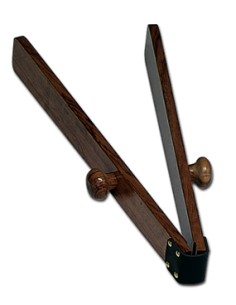 Latigo Banda Madera Palosanto Macizo Med. Aprox.: 50x6x10 cm.